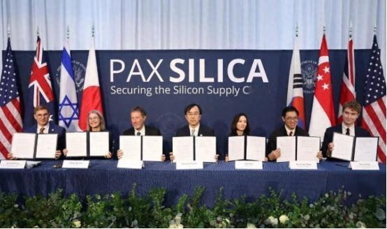 被特朗普排除在外，莫迪转头对中国，说出中方最想听到的一句话。
 
特朗普这波建群