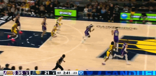 肯纳德又一个三分，步行者被迫叫了暂停。湖人vs步行者