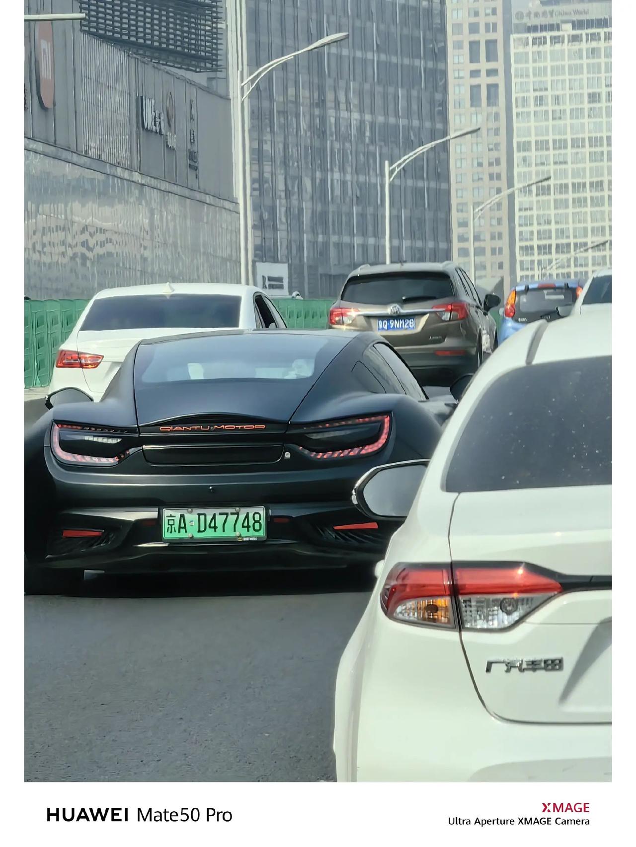 请问这是什么车子啊？还有绿牌的超跑吗？
