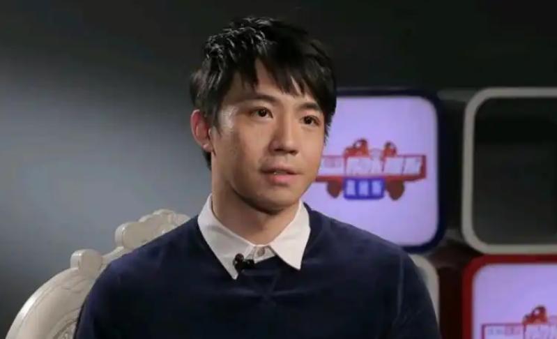 俞灏明说，当年我被大火烧伤后，圈内女友马上把我抛弃了，粉丝、圈内好友都知道这件事