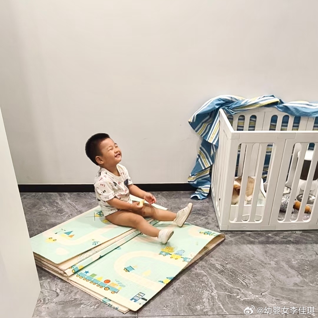 稚子年少不知事，却是人生最乐时。 