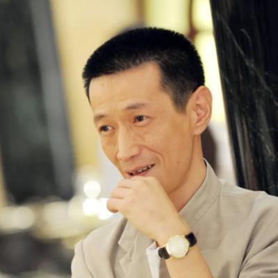 2009年，一名中国男子在法国拍卖行会，以2.7亿元人民币的高价，竞得圆明园的鼠