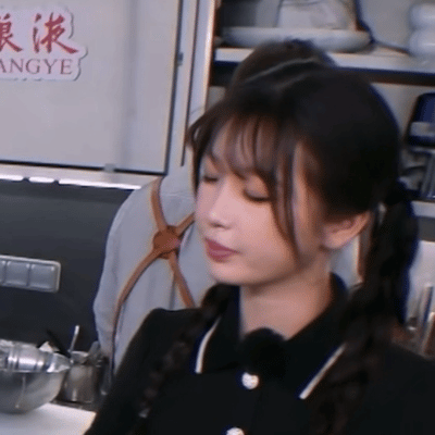 虞书欣是表演型人格吧。。素质也很感人 ​​​