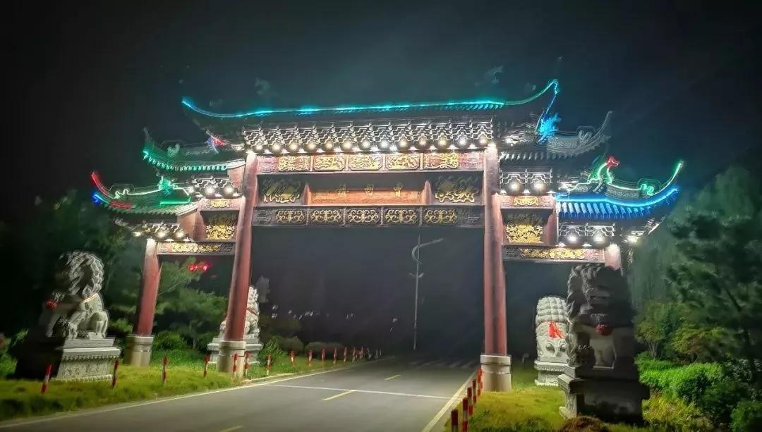 宝应曹甸楚甸公园藏千年渊源
楚甸公园坐落宝应曹甸集镇，占地百亩，亭台莲池错落，景