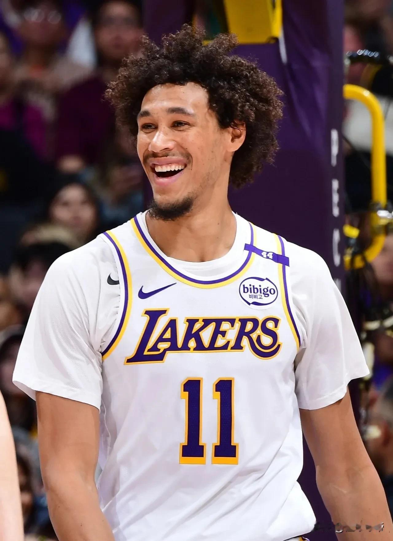 打个替补还是可以的，海斯1年底薪合同续约湖人！

据NBA记者报道，自由球员海斯