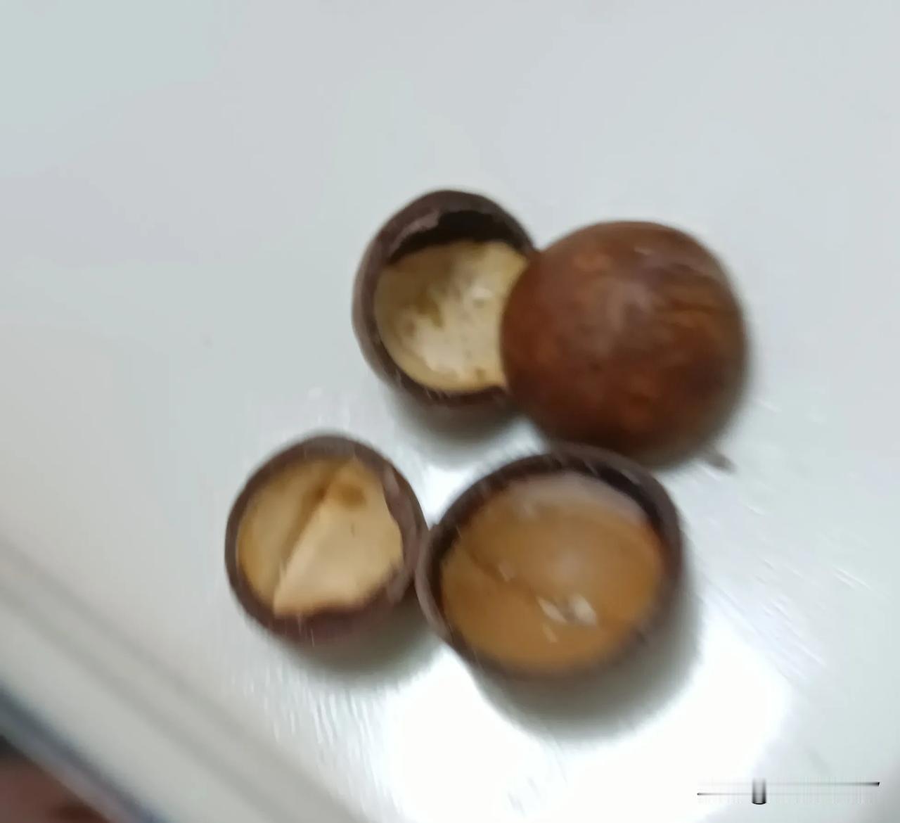 你们遇见这种情况吗？4岁的小孩子就吃一点点碧根果就过敏了。

今天下午我儿子一家