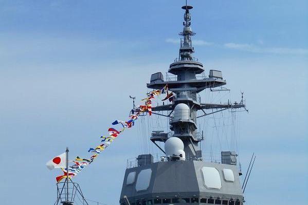 日舰侵入中国领海，054A舰开炮警告，不离开就打沉，日方：太狠了。2024年7月