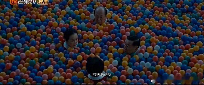 AI短片百岁幼儿园脑洞AI青春星火之夜 聚焦老年群体情感需求，用奇幻故事诉说人间