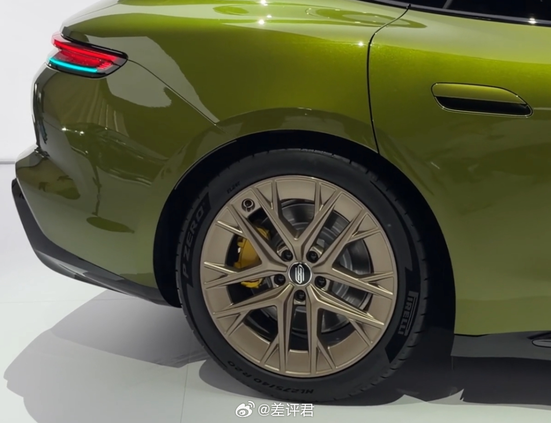 #差评说车# 尚界Z7预售价22.98万起，但猎装版Z7T没按新势力们的惯例走，