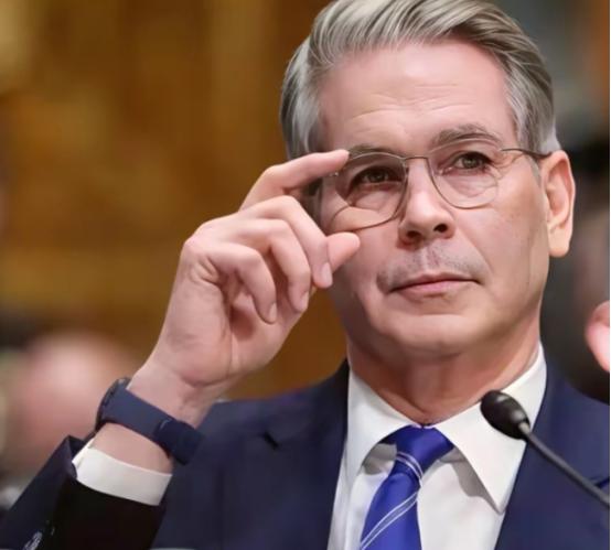 美国“变脸”可真快！
中美吉隆坡刚谈妥，美国又变脸，美财长通告全球，将继续针对中