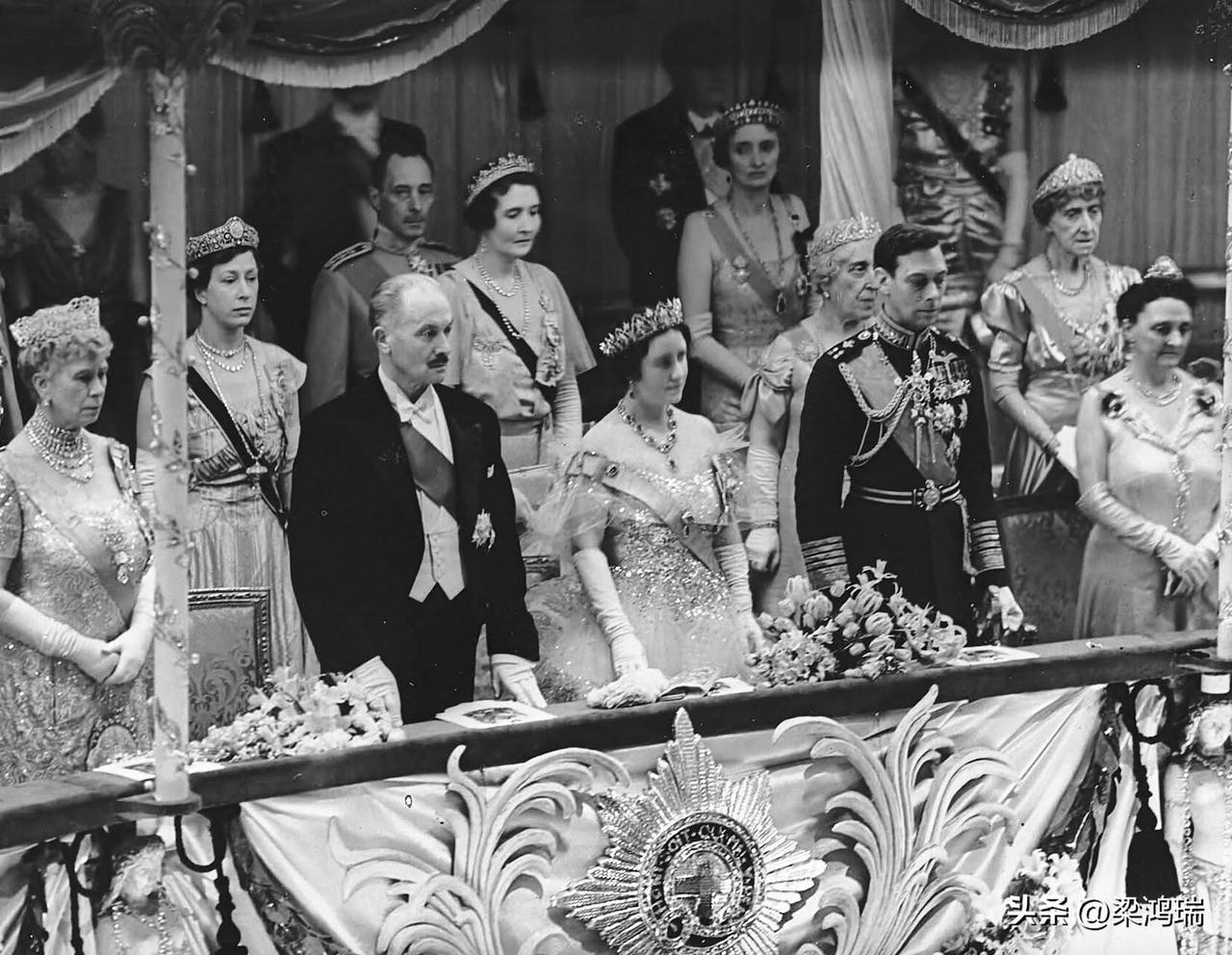 这张照片记录了1939年3月法国总统阿尔贝·勒布伦（Albert Lebrun）