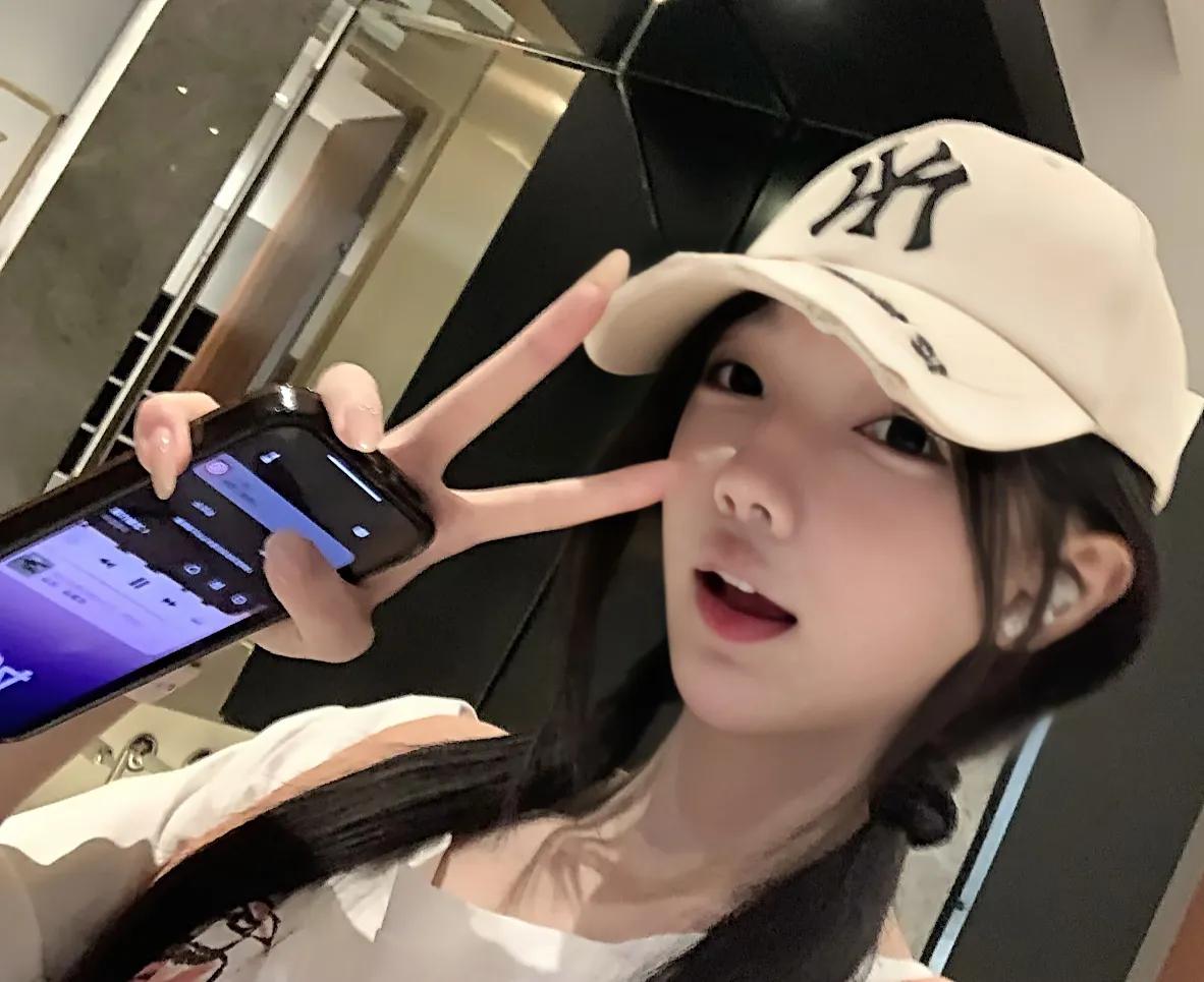 教育，医疗，房地产。