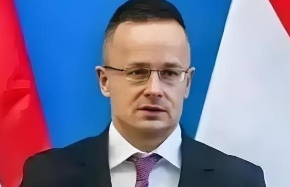 德国车厂老板们，最近恐怕睡得都不踏实。谁能想到，喊了这么多年“摆脱依赖”，自家奔