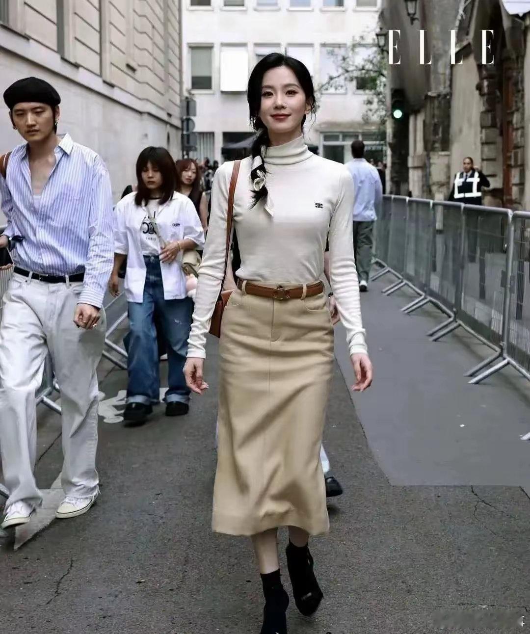 刘诗诗[超话] 刘诗诗真的太美了，打扮很甜美，扎着辫子，像个小姑娘似的…… ​​