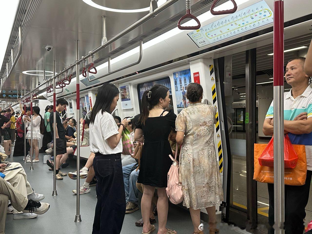 广州地铁网友：2026年5月24日（周日）广州天气及广州地铁周日晚高峰客流画面投