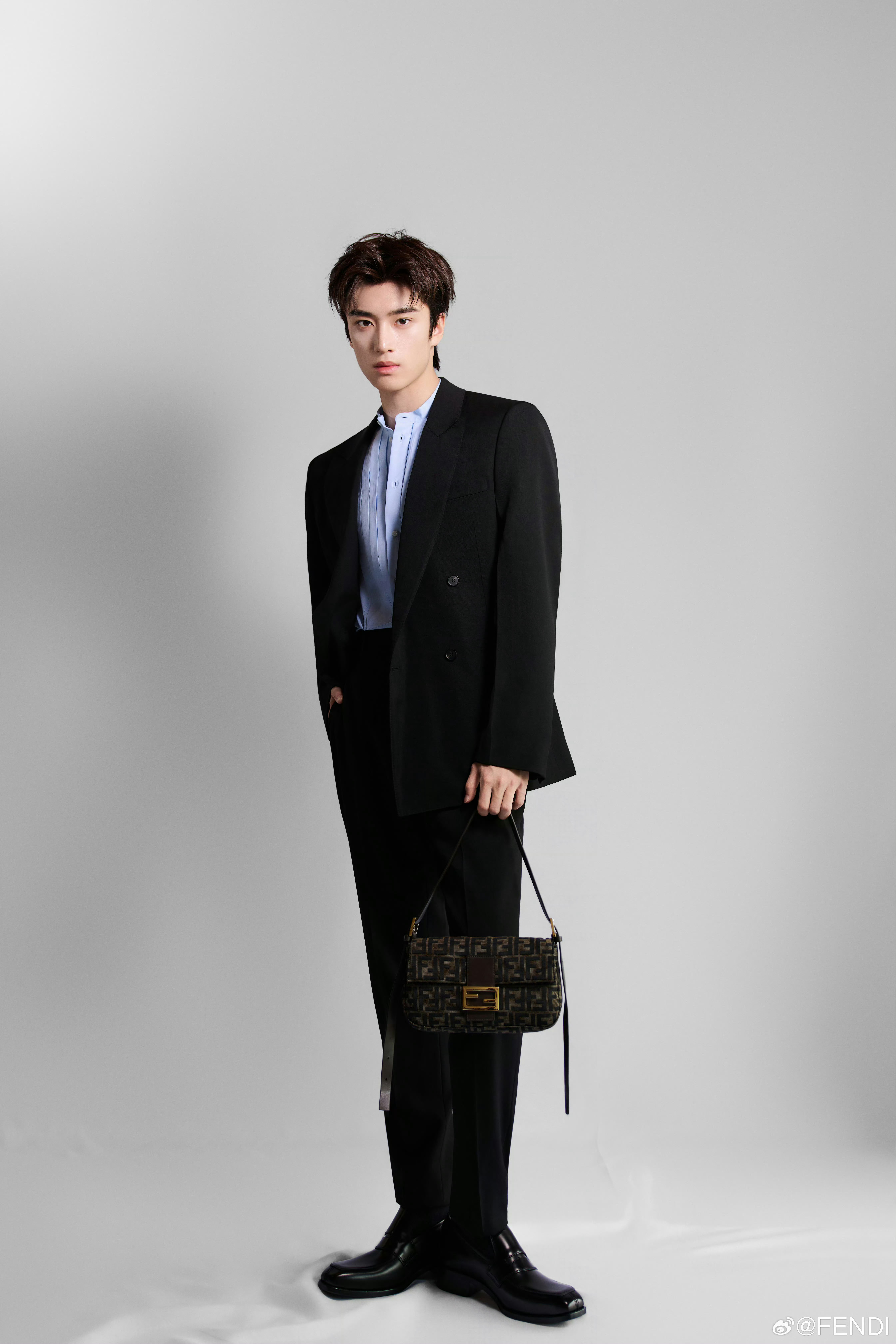 张康乐 × FENDI 全新宣传大片 📸 时尚灵感解读