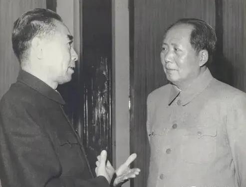1961年，毛主席和周总理发生激烈争论，随后毛主席突然反问一句：“你吃了吗？”让