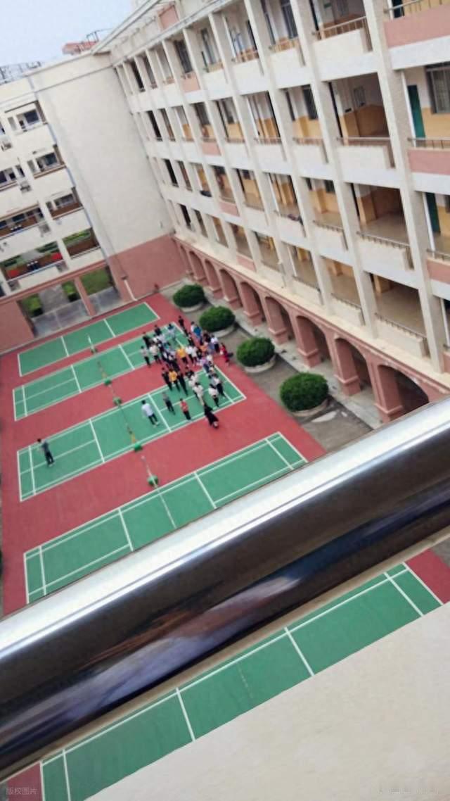 南方医科大学学生坠亡事件！网传导师压榨谣言，悲剧背后真正原因