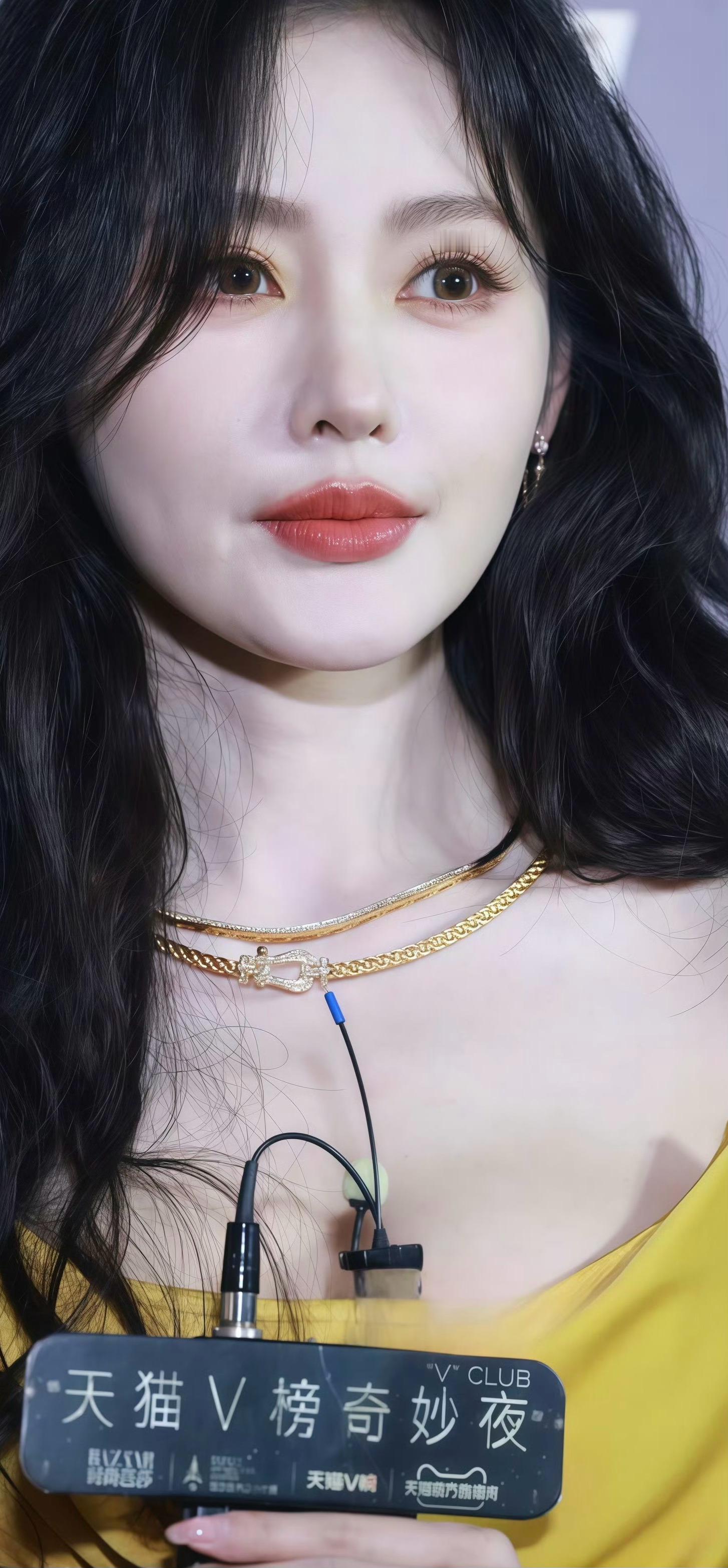 张天爱的脸也要好好保养 