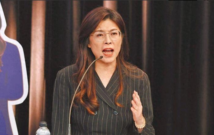 郑丽文的回应非常有格局！3月30日，在卢秀燕公开表示，特别军购规模应该要8000