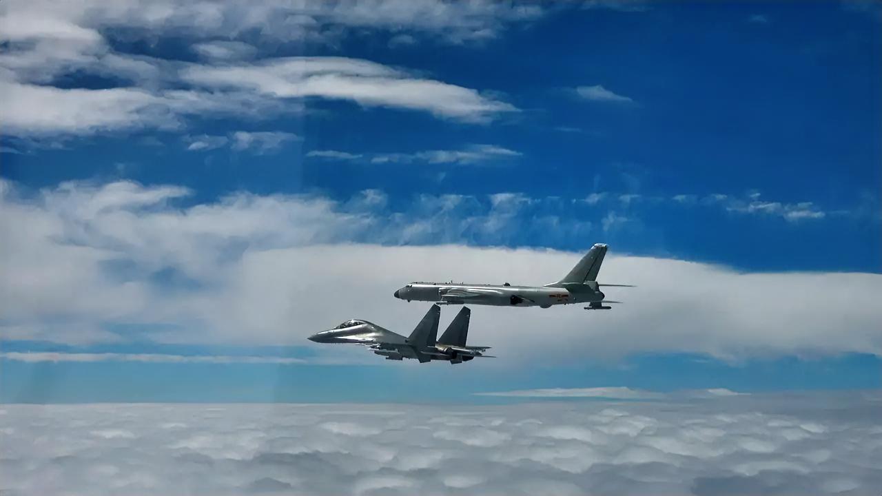 6月27日，中国和俄罗斯两国空军在日本海、东海、太平洋西部空域组织实施了第11次