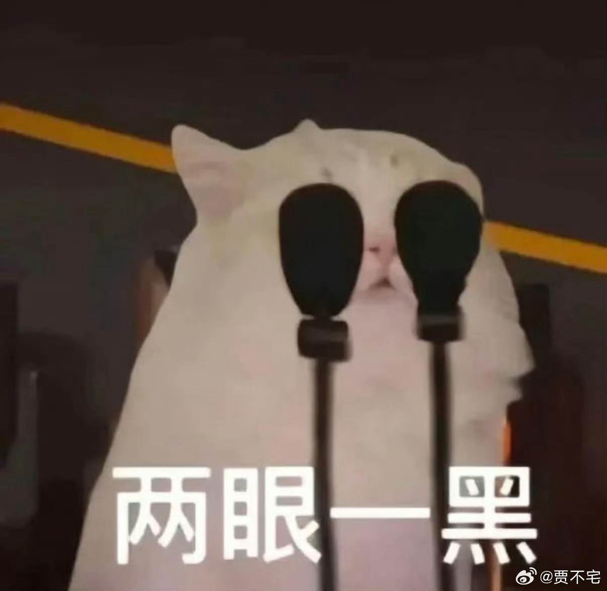 DeepSeek怎么一股短剧味你问它一个现实的问题，它脑子里已经自动生成了百集剧