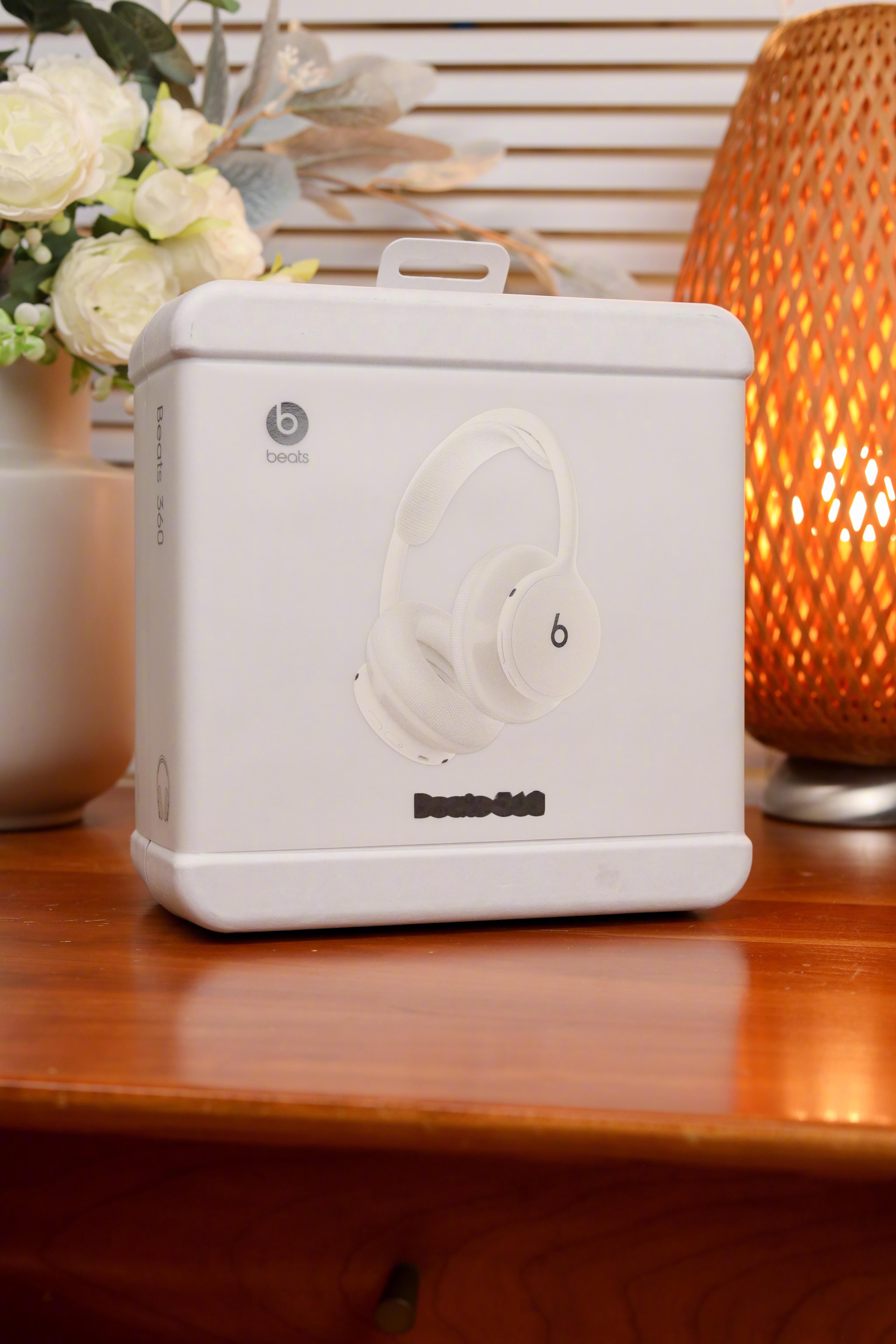 第一次见到 Beats 360 的时候，还真有点不敢相信这是 Beats 的产品