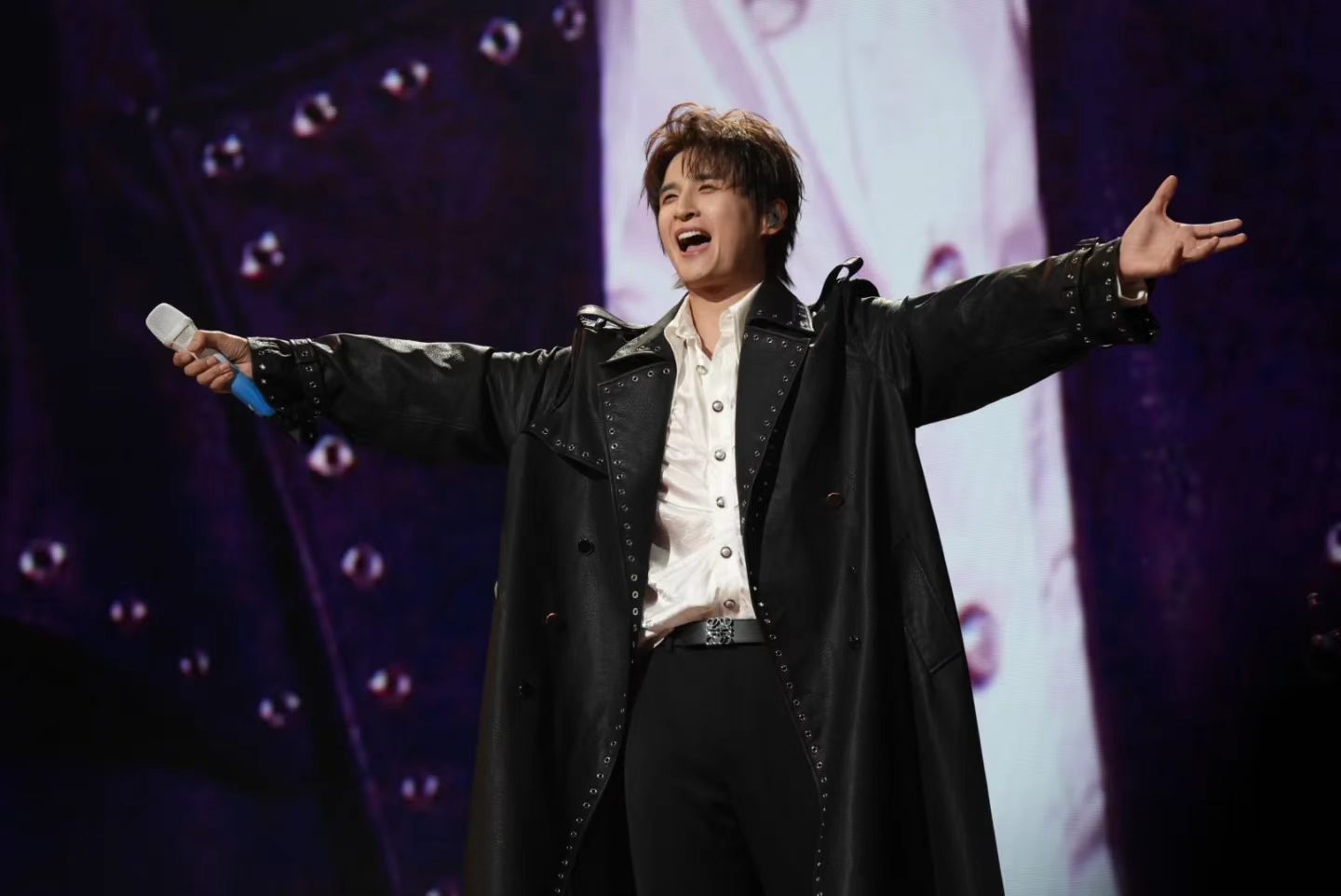 张远自曝大年初二被妈妈赶出家门张远也太拼了！大年初二就被妈妈 “赶出家门”，全心