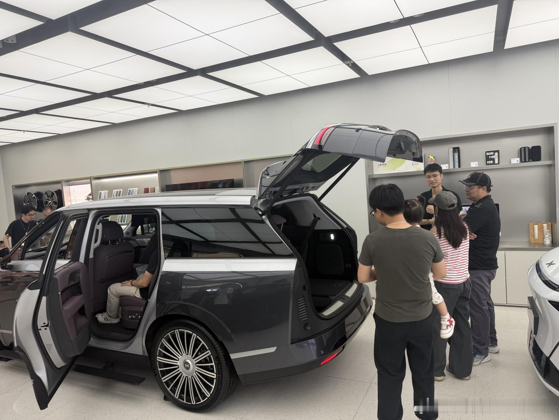 何小鹏直播回应小鹏GX上市火爆 小鹏GX上市12小时大定就干到24863台、Ul