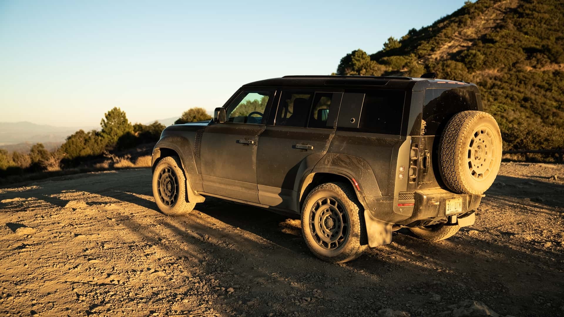 2026 Land Rover Defender Octa 