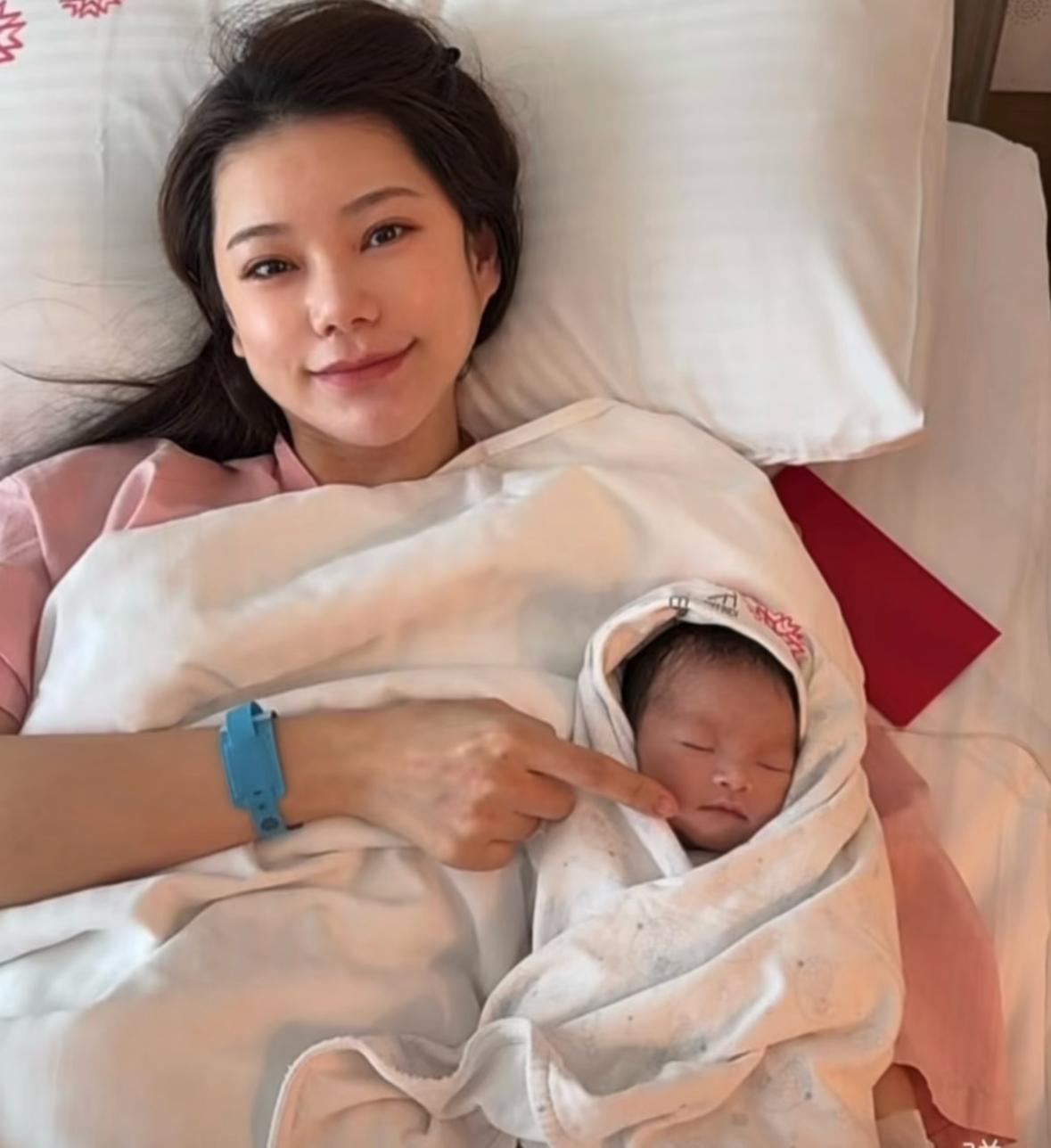 台湾传来好消息：恭喜汪小菲，又当爸爸了，喜得贵子。
✅这是汪小菲的第三个孩子：他