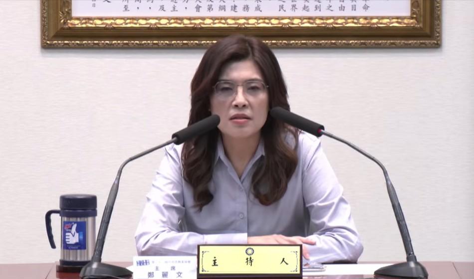 美国前众议长莱恩公开恶意抹黑国民党“向中国靠拢”，同时鼓噪推进对台军售，国民党的