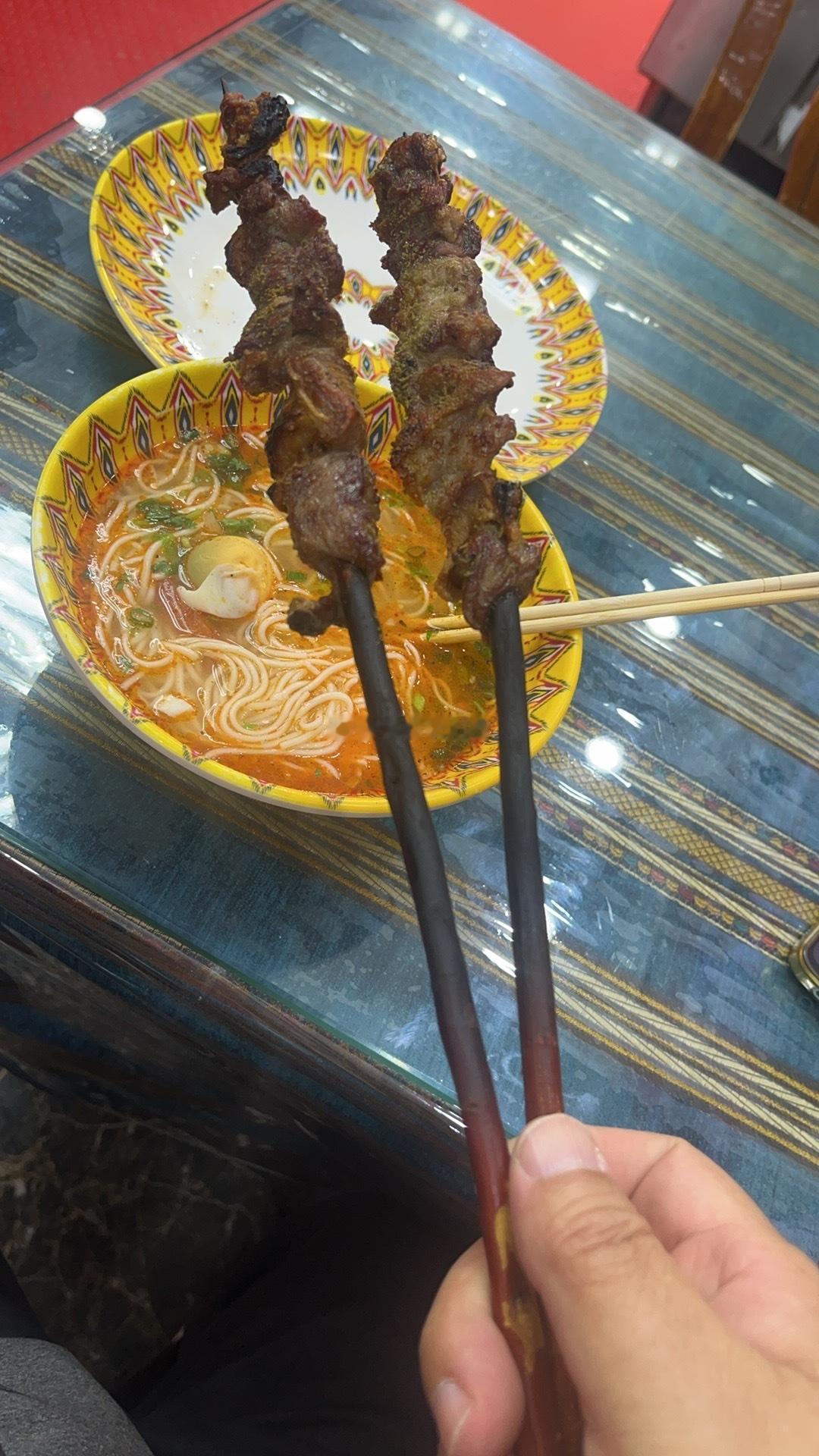 吃了口～怀念喀什的小饭馆[摊手]