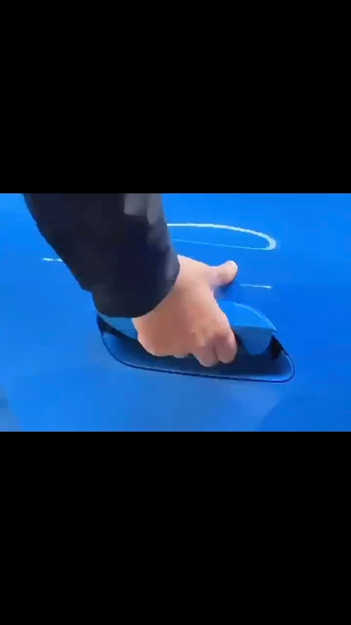 新一代SU7门把手果然是电子+机械推测:电容或微动开关实现电释放或电动机械把手实