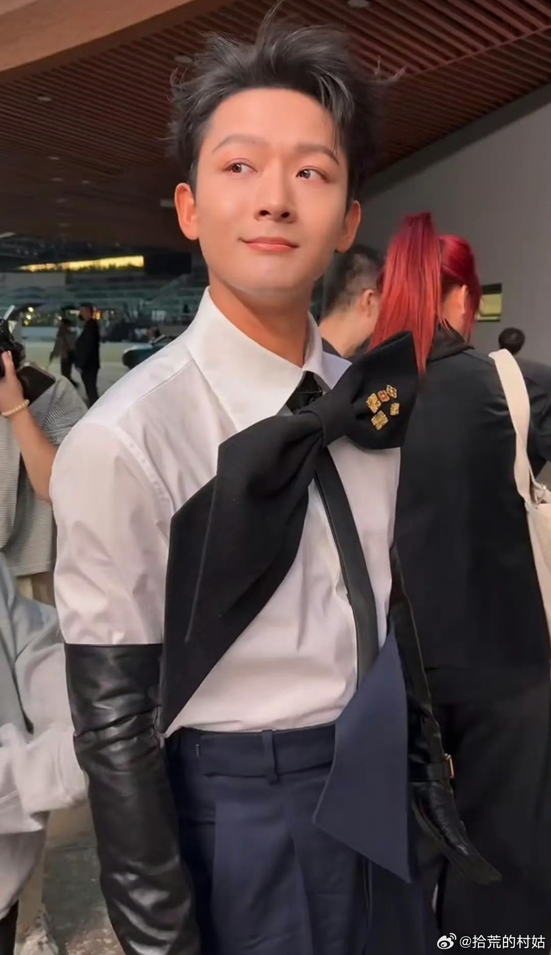 男明星VOGUE盛典红毯生图 张晚意像被骗进城打黑工的 ​​​