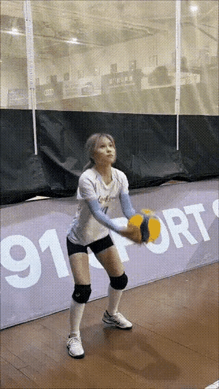 小脑发育都不全，这还打球？！[呲牙][我想静静][捂脸]