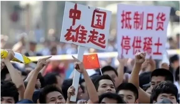 这次的中日争端，一些日本人和媒体发现了一个“不同寻常”的现象：尽管中国官方言辞激