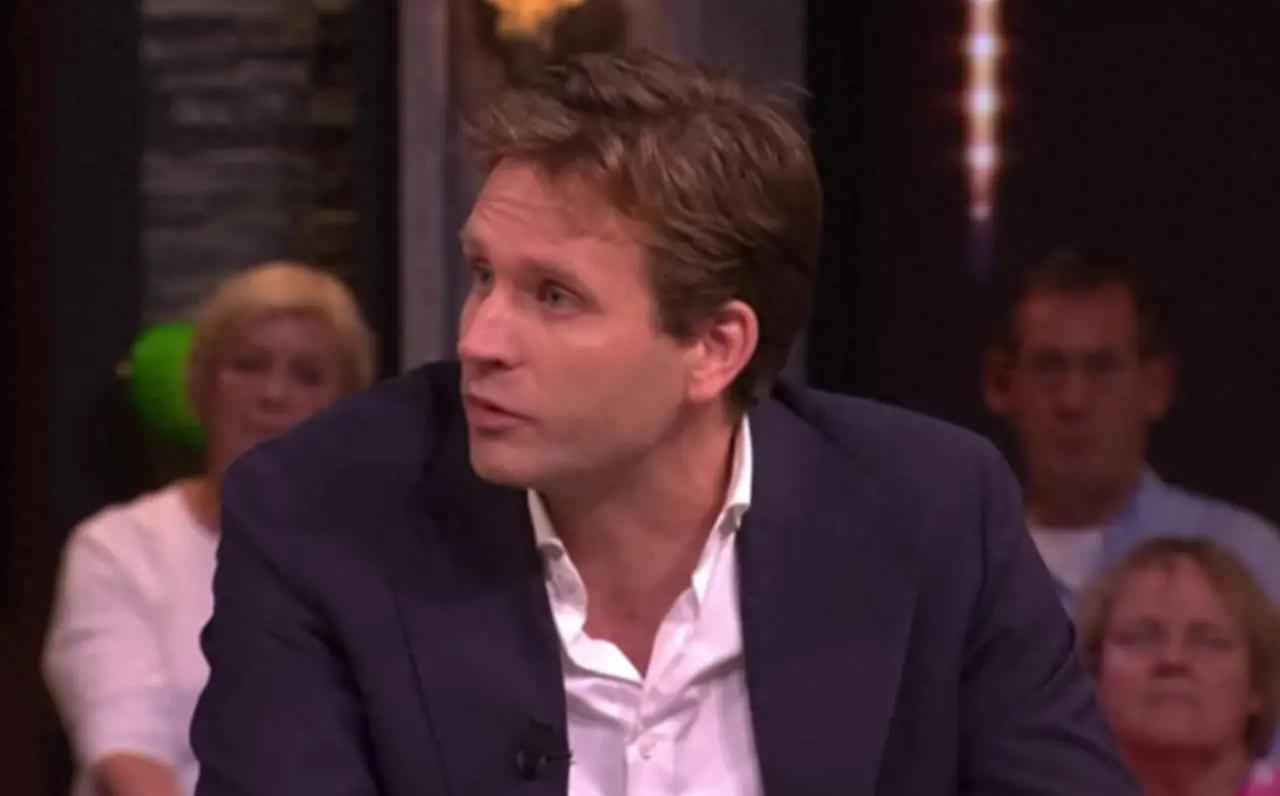 最近关于安世半导体的讨论里，有一种声音格外坚定：要是安世真的破产，荷兰政府必须百