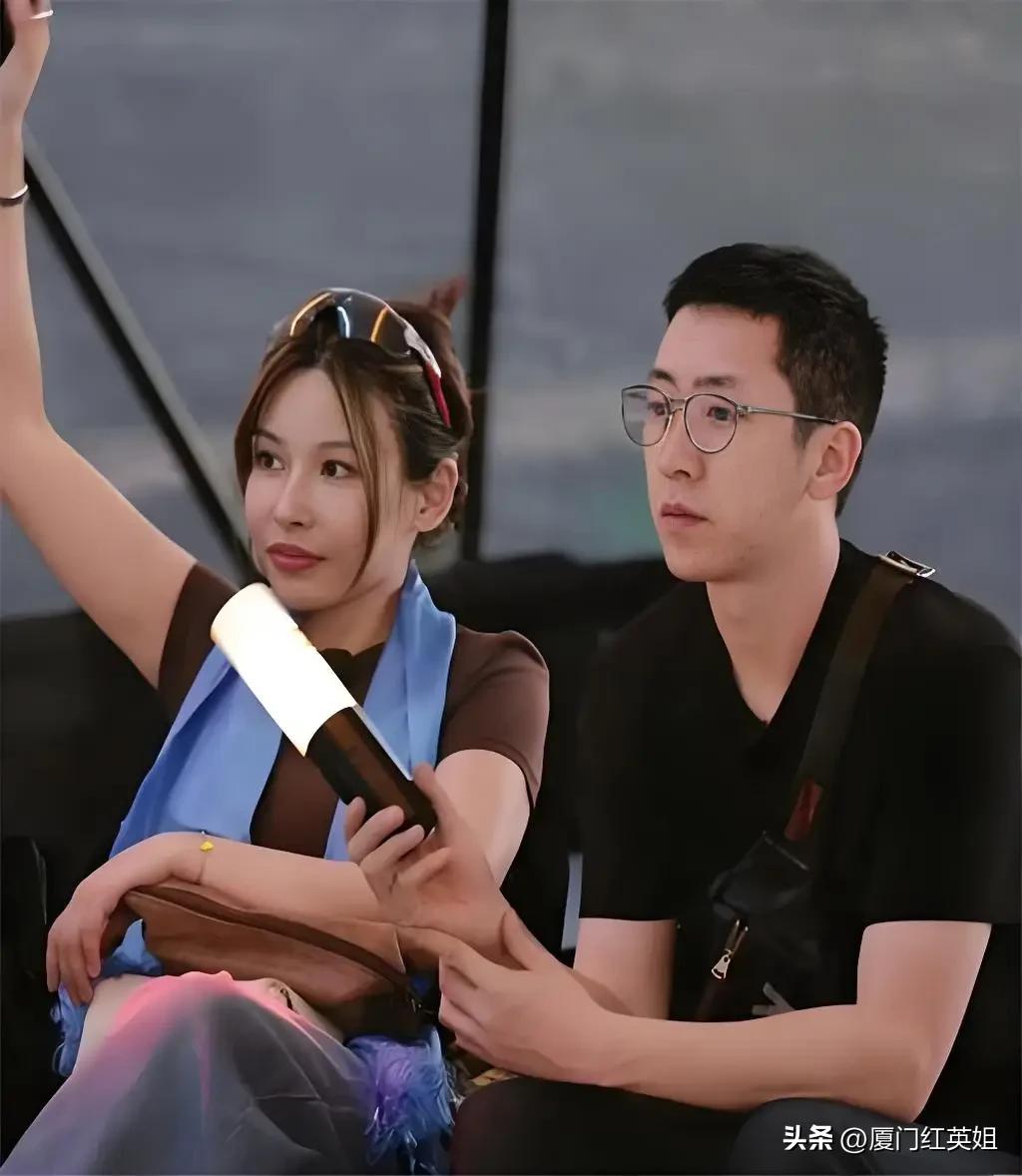 留几手看似每天在直播室抨这个说那个，看似洒脱宣言不在乎前妻，没想到在直播室突闻前