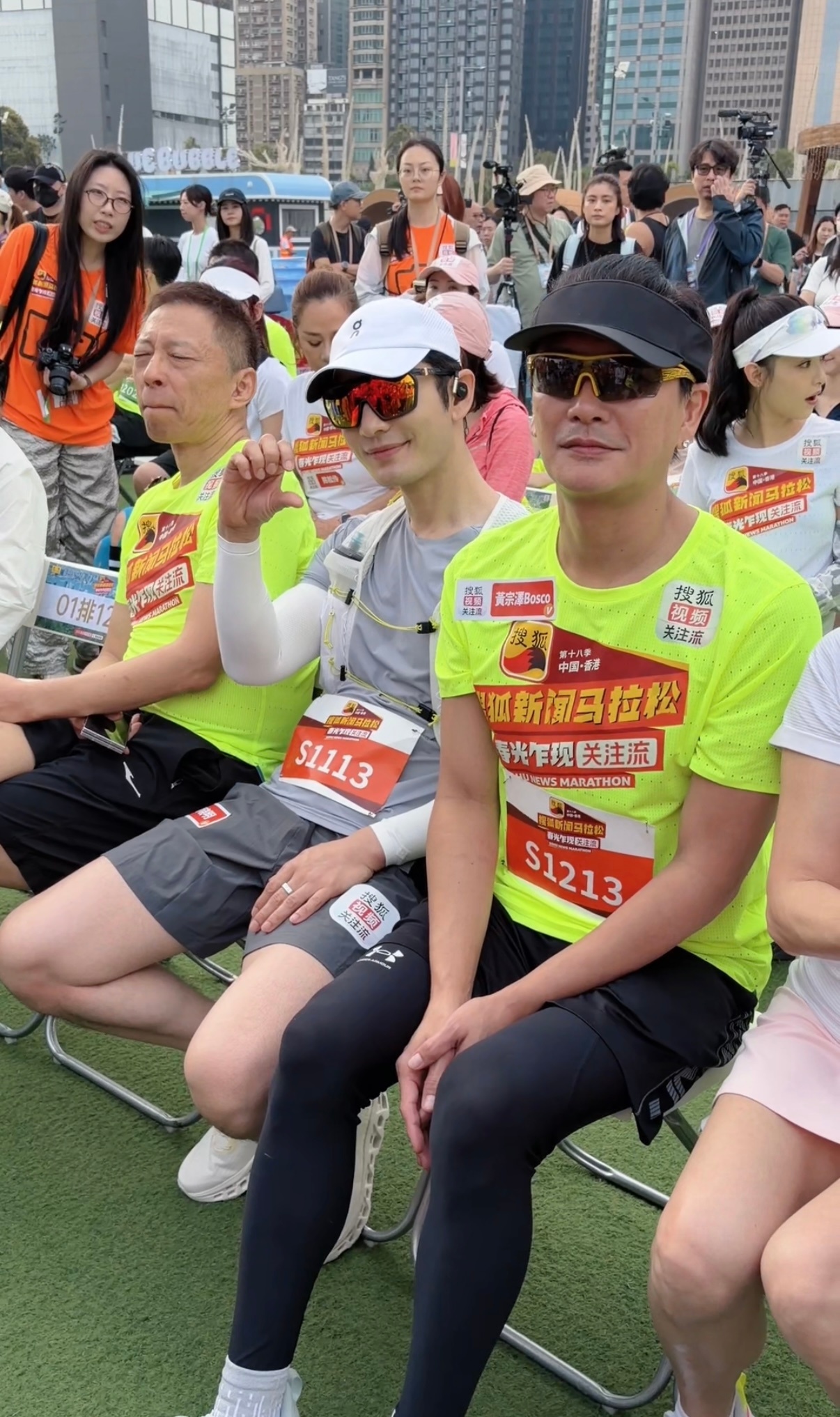 黄晓明老辈子饭撒黄宗泽饭撒vs黄晓明饭撒还得是老辈子饭撒，黄晓明脸颊比心手拿把掐