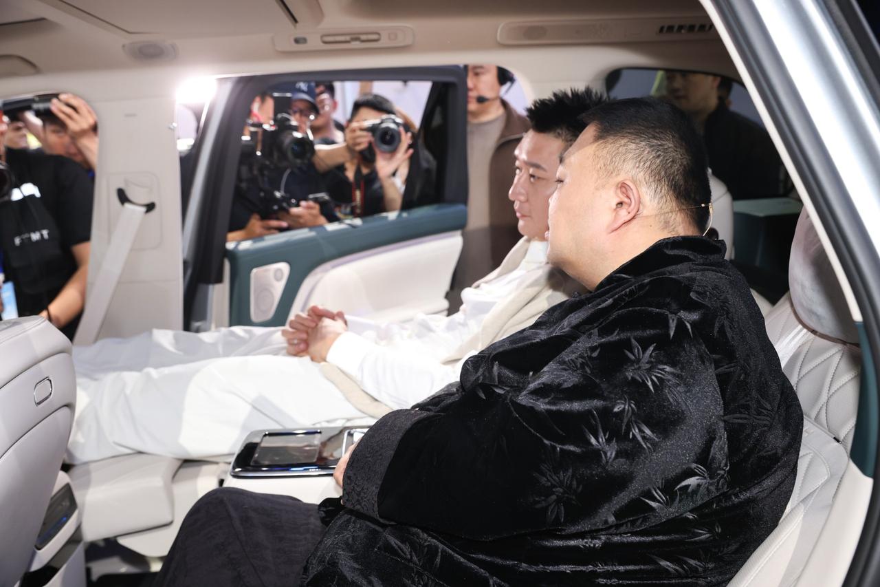 BBA车主集体换车！30万级的岚图泰山X8卖爆单！
2026年5月4日，岚图汽车