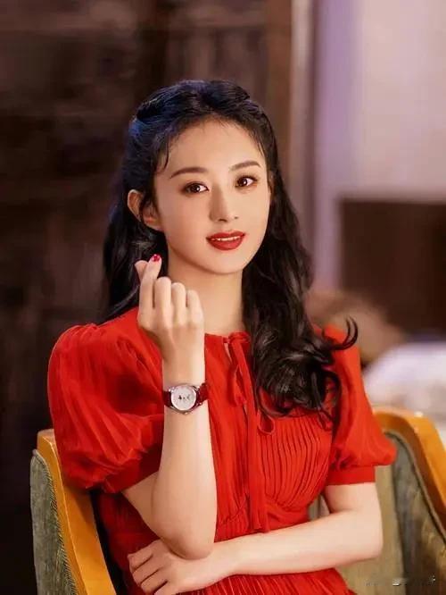 赵丽颖为什么被叫做“赵氏孤儿”？

赵丽颖被称为“‌赵氏孤儿”的原因，主要与她在