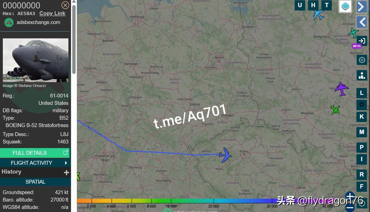 ❗️🇺🇸🇨🇿美国空军 B-52 同温层堡垒轰炸机飞越捷克领空，庆祝捷克空