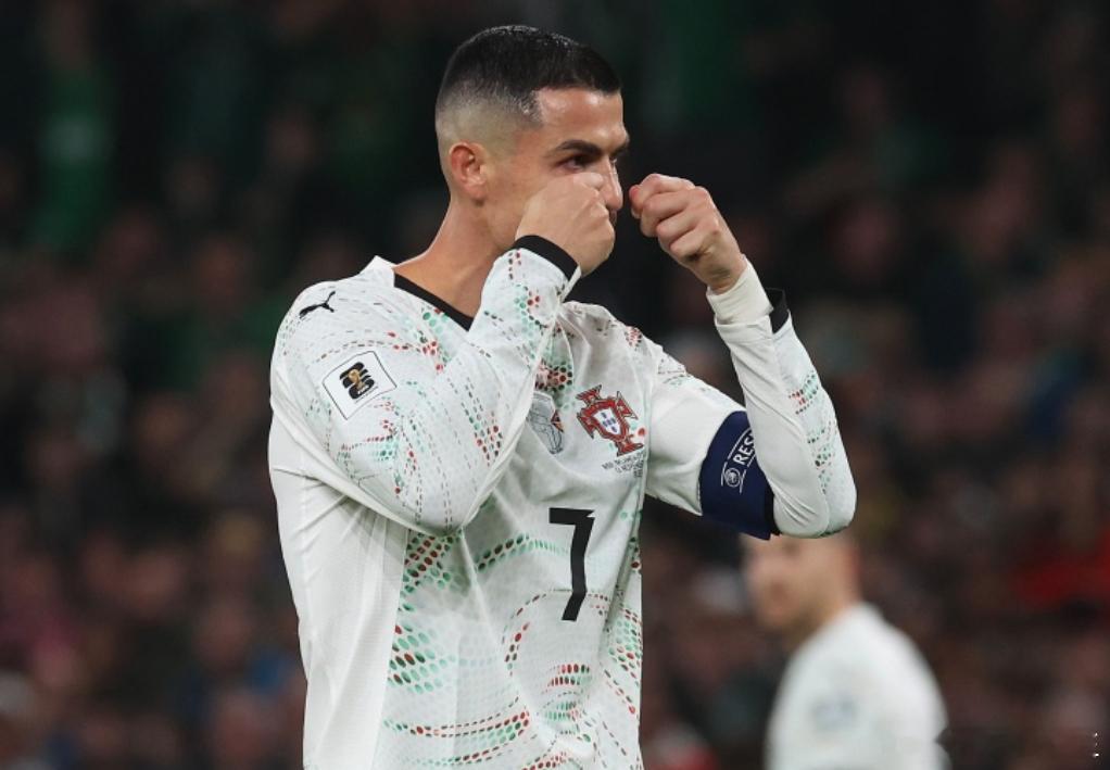 C罗停赛3场有2场缓期执行！米体：FIFA整个体系的公信力在动摇11月26日讯 