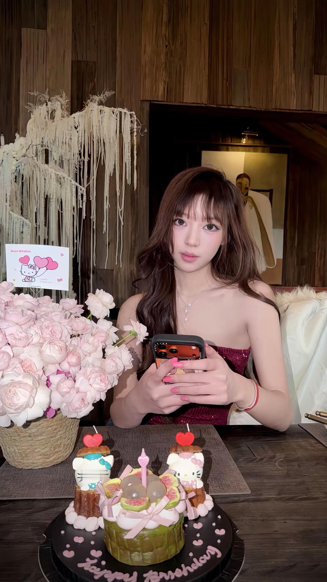 新的一岁就这么一直娇俏娇媚幸福勇敢下去吧。HBD