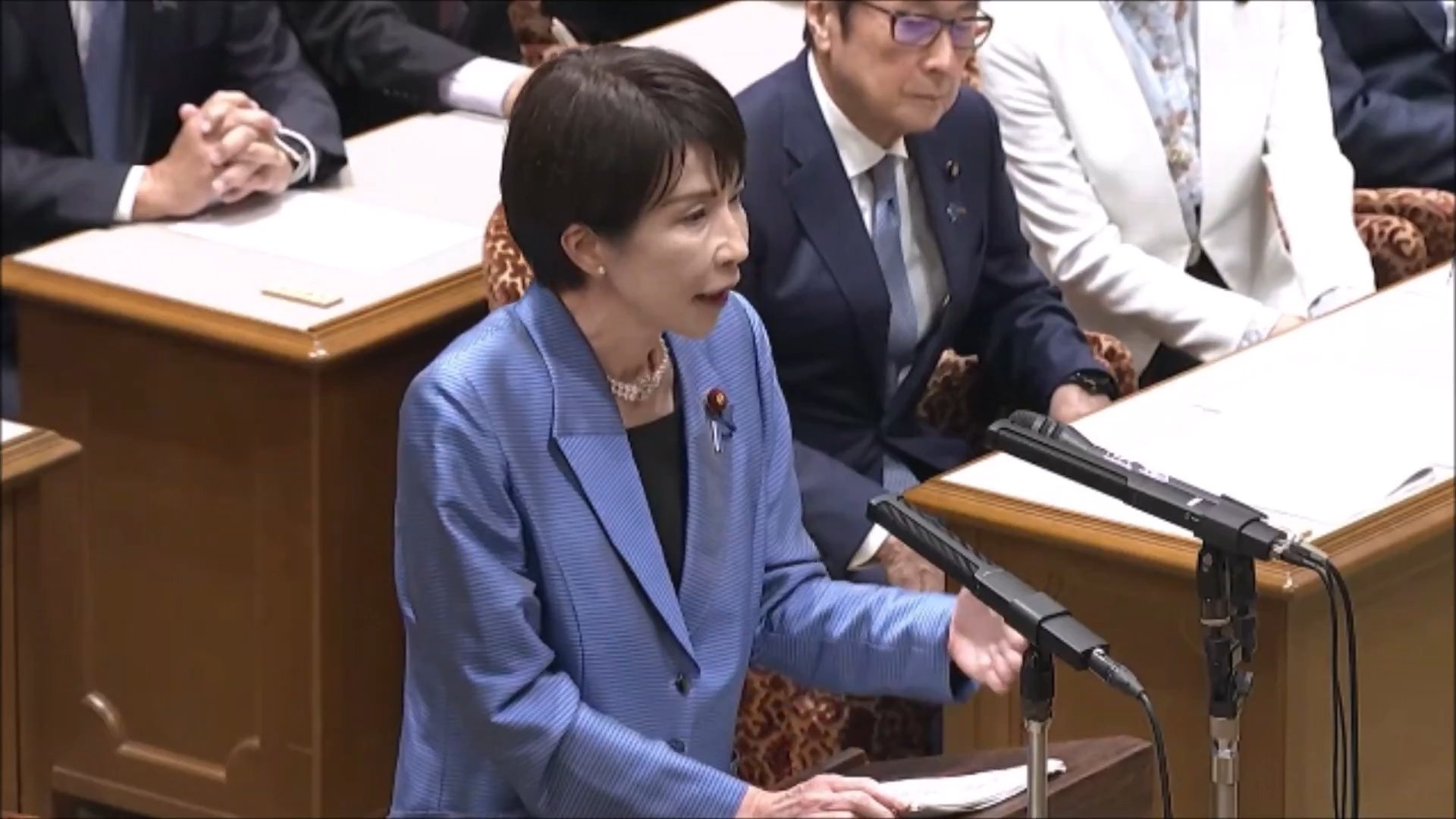 特朗普要求高市克制涉台言论据《华尔街日报》报道，特朗普上周日致电日本首相高市早苗