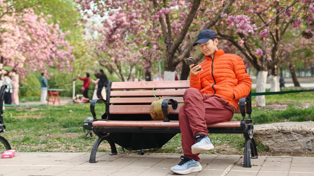 和儿子相处，学会闭嘴才是大智慧
 
我慢慢发现，跟儿子相处，真的要学会适时闭嘴。
