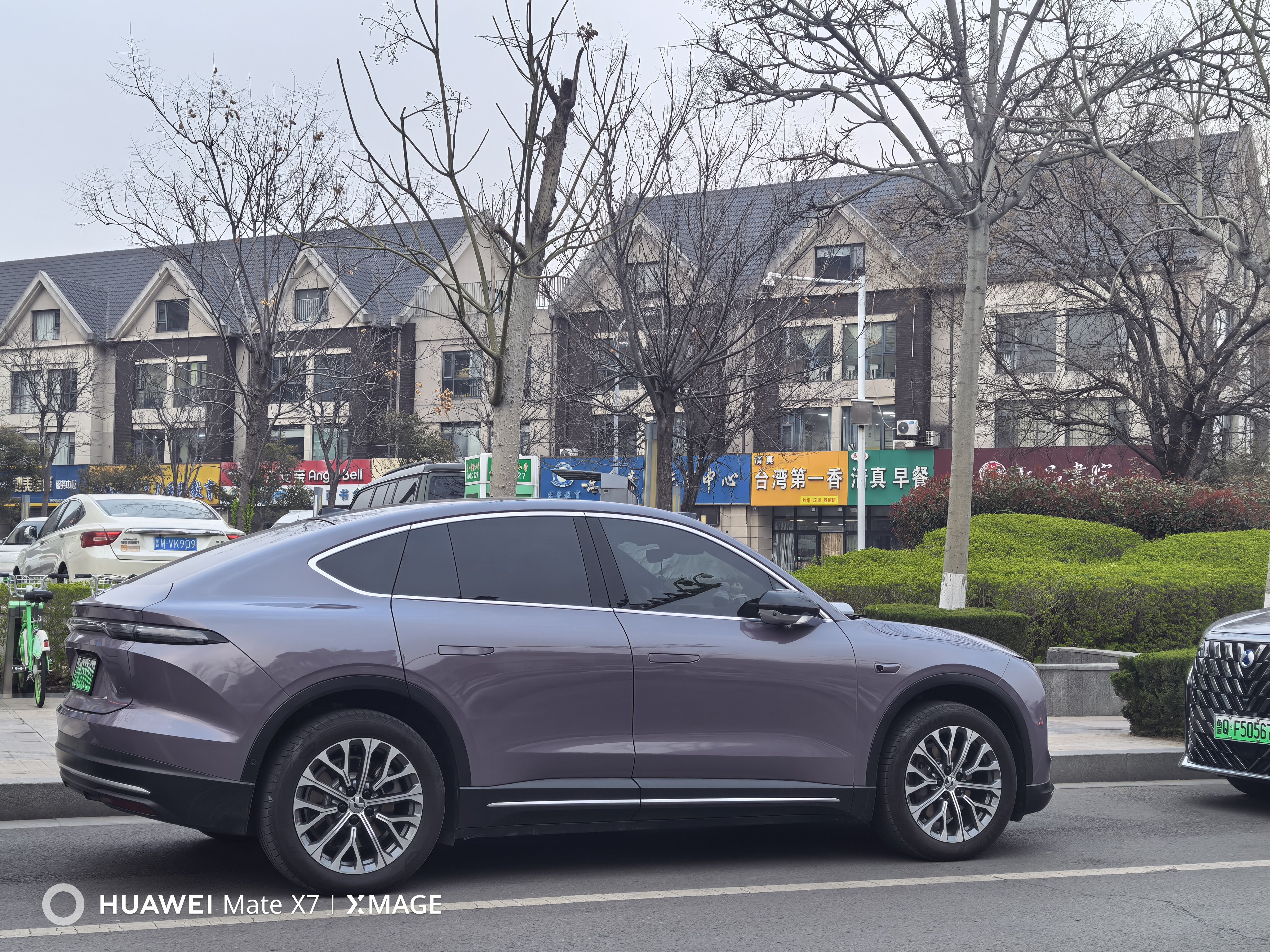 帅气的ec6电车老友记ec6 临沂