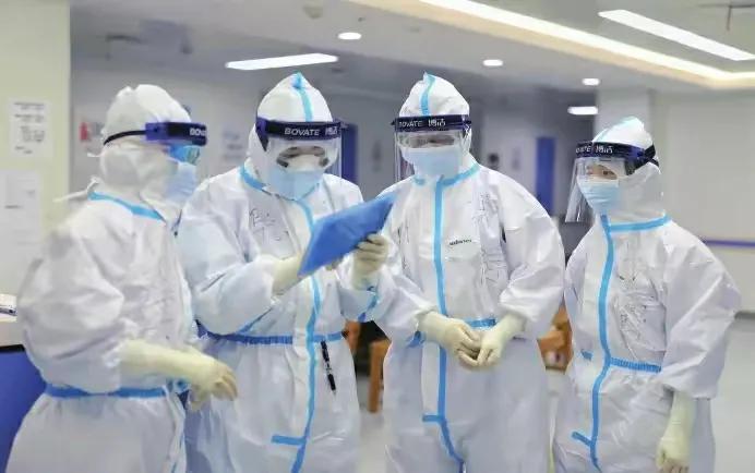 今天说点儿疫情的事儿！

自从国家放开管控之后，疫情已然成了燎原之势！一时间，连