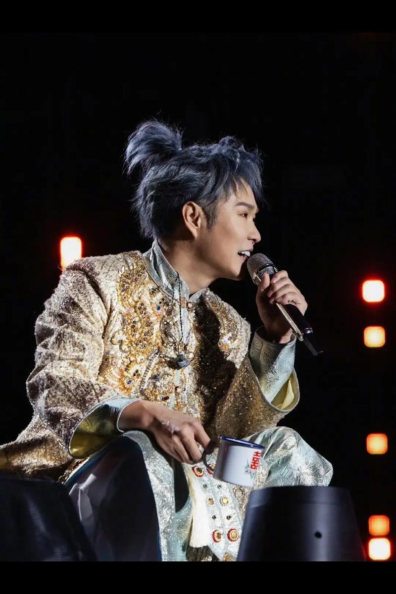 母亲节之夜燃爆大同！小沈阳演唱会致敬刀郎，全国刀迷齐聚狂欢
 
5月10日母亲节